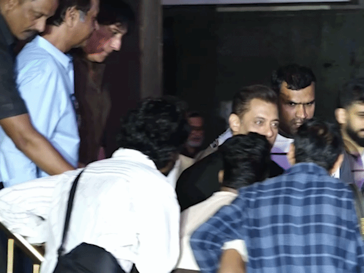 सलमान खान को पैपराजी ने घेरा:नाराजगी पर चिल्ला-चिल्लाकर बोला- सॉरी भाईजान, फिर एक्टर ने दिए पोज, पहले कहा था- ऐसे सौ जला दूंगा | ACTPnews