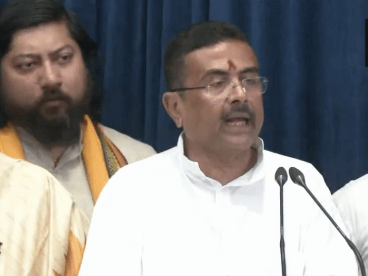 शुभेंदु अधिकारी ने गुरुवार को हावड़ा जिला मजिस्ट्रेट कार्यालय में बैठक की। - Dainik Bhaskar