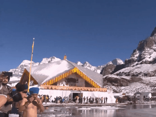 Hemkund Sahib Kapat Khule | Chamoli: 3000 Shradhalu, 5 Quintal Phool