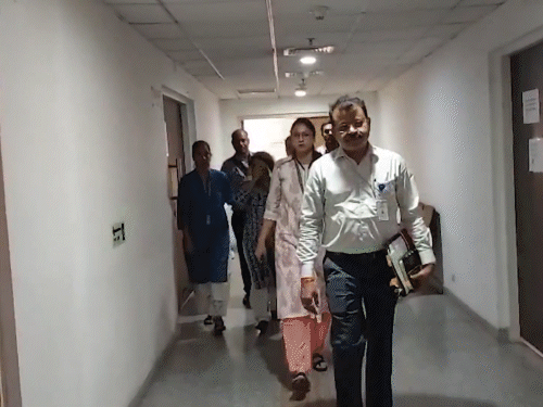 मनीषा हवलदार ने पैसों के लिए NEET पेपर लीक किया:सवाल देकर मंधारे के साथ चैट डिलीट की, नोट्स जलाए; CBI को 6 दिन की रिमांड मिली | ACTPnews
