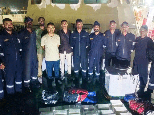 118 kg cocaine seized at mundra coast drugs worth 1000 crore