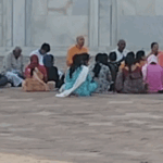 ताजमहल पर गूंजा हरे कृष्णा-हरे राम, VIDEO:30 से 35 लोग मुख्य मकबरे के पास बैठे, ASI ने कहा- CISF से मांगी रिपोर्ट | ACTPnews