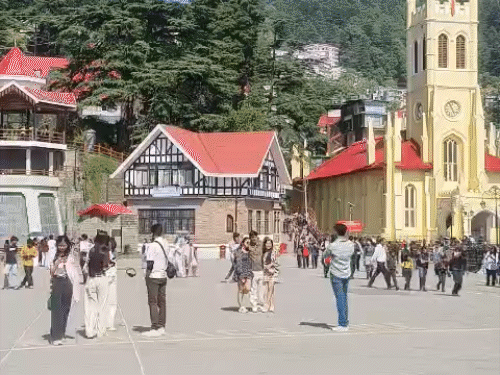 हिमाचल में भीषण गर्मी से मिलेगी राहत:कई शहरों में बरसेंगे बादल, कल ओलावृष्टि-तूफान का अलर्ट; ऊना का टेंपरेचर 44॰C पार