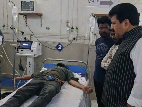 पुणे में जहरीली शराब पीने से 15 की मौत:CM फडणवीस ने जांच के आदेश दिए, अब तक 8 लोग हिरासत में