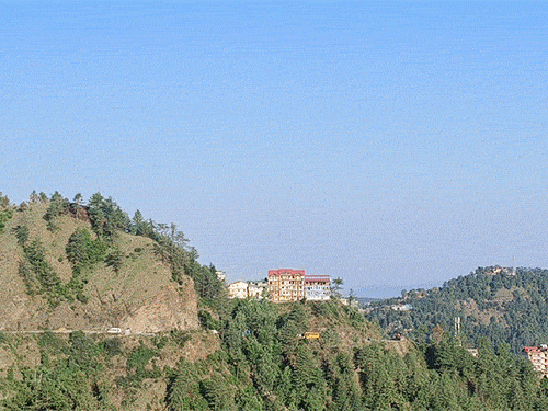 हिमाचल में अगले छह दिन खराब रहेगा मौसम:तेज बारिश के साथ आंधी-तूफान का अलर्ट, सामान्य से 4 डिग्री तक नीचे गिरेगा पारा