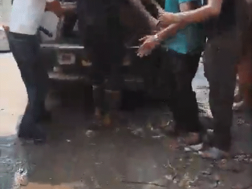 दिल्ली में रेस्टोरेंट में आग लगी, 10 की मौत:मालवीय नगर में हादसा, बेसमेंट में फंसे 3 लोगों का रेसक्यू; शॉर्ट सर्किट से आग की आशंका