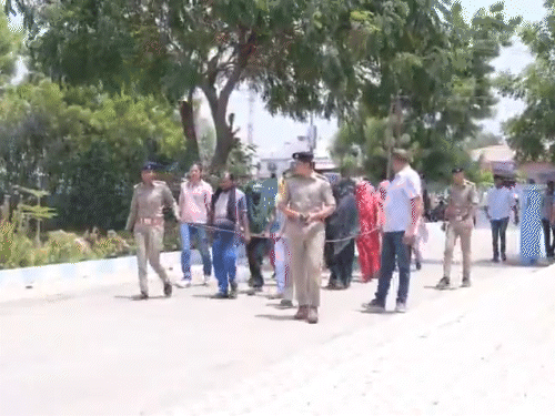 अहमदाबाद पुलिस और क्राइम ब्रांच ने चंडोला, गुलाबनगर और खोडियारनगर क्षेत्रों में कार्रवाई की। - Dainik Bhaskar
