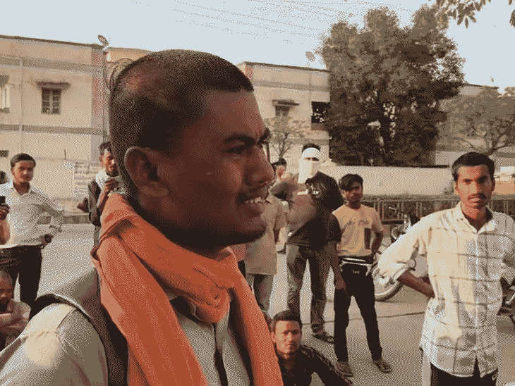 MPESB की वनरक्षक, जेल प्रहरी समेत 4 परीक्षाएं रद्द:सर्वर फेल, 3 घंटे बाद मिली सूचना; रो पड़े अभ्यर्थी, बोले- मेहनत की भरपाई कौन करेगा