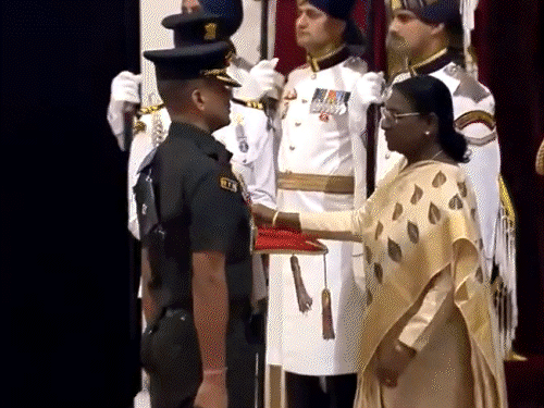 3 आतंकी ढेर करने वाले कर्नल को शौर्य चक्र:राष्ट्रपति ने 13 जवानों को सम्मानित किया; नक्सल ऑपरेशन के पुलिसकर्मी भी शामिल | ACTPnews