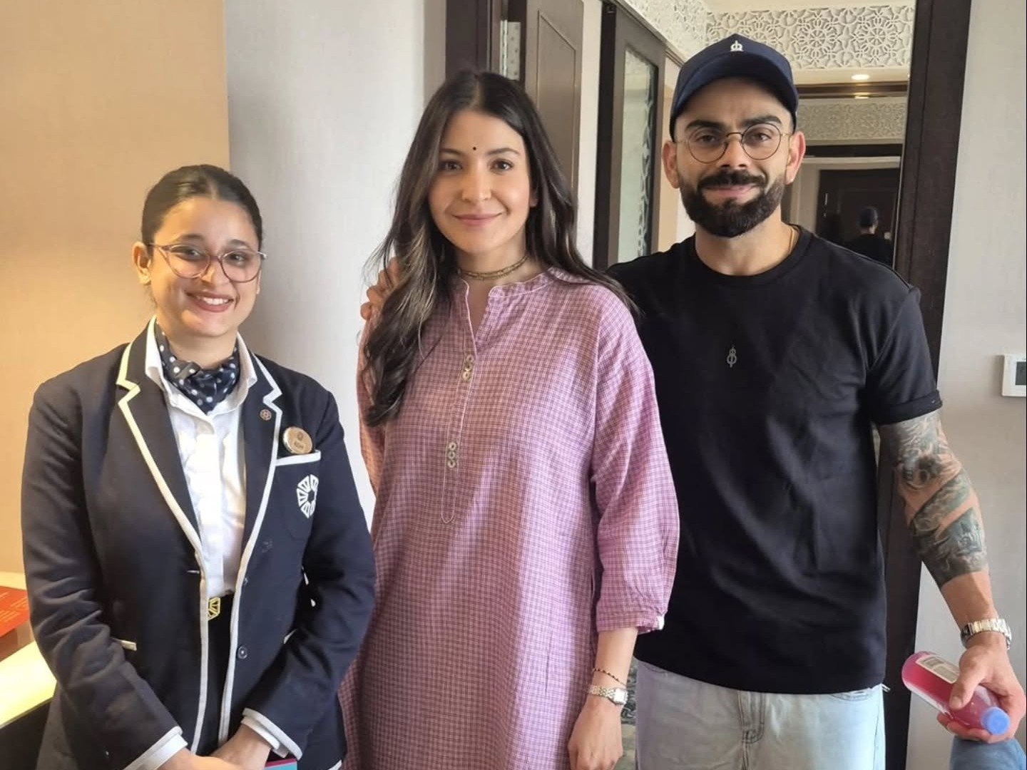 Virat Kohli, Anushka Sharma Fan Visit & Special Note | ACTPnews