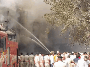 रोहतक अग्निकांड के 5 कारण जिससे आग बेकाबू हुई:फायर ब्रिगेड लेट, शटर गिरे, एक्सटिंग्विशर फेल हुए, बाइक-स्कूटी के पेट्रोल से और भड़की | ACTPnews