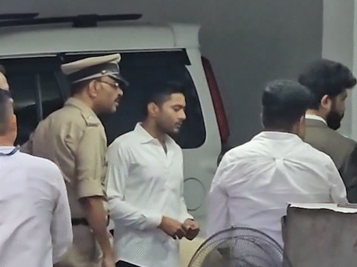 अभिषेक बनर्जी को कलकत्ता हाईकोर्ट से फर्जी-साइन केस में राहत:TMC बोली- नेता प्रतिपक्ष को सिर्फ पॉलिटिकल पार्टी चुन सकती है, विधायक दल नहीं | ACTPnews
