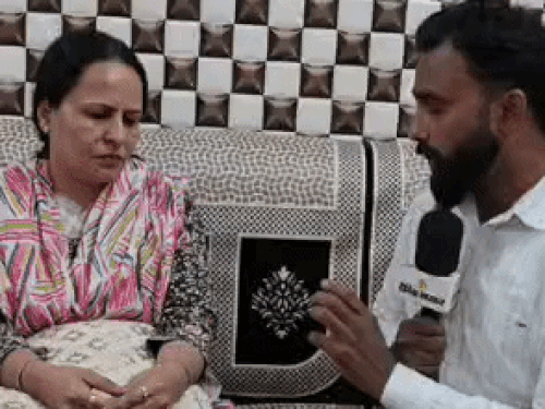 कॉकरोच पार्टी के प्रदर्शन में जाने वाली लेडी टीचर बहाल:2 दिन पहले सस्पेंड हुई थीं; सुलेखा बोलीं- धरने में न जाती तो धब्बा लगता