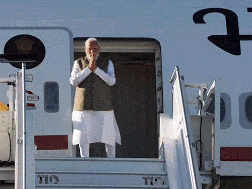 पीएम मोदी फ्रांस के नीस शहर पहुंचे हैं। वे 14 जून को फ्रांस के राष्ट्रपति इमैनुएल मैक्रों के साथ द्विपक्षीय बैठक करेंगे। - Dainik Bhaskar