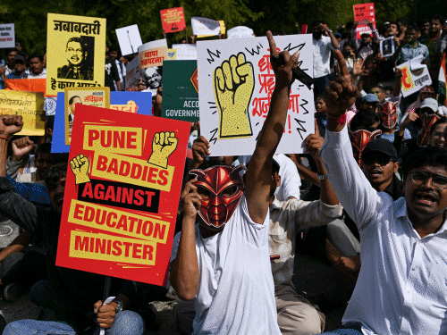 Cockroach Party Protest Bengaluru | Education Minister Resignation Demand