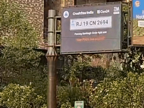 जयपुर:बकाया चालान वाली गाड़ियों के नंबर LED स्क्रीन पर दिखेंगे:AI कैमरे ट्रैफिक सिग्नल पर 12 सेकेंड में पकड़ रहे; मर्सिडीज के 8 चालान पेंडिंग मिले