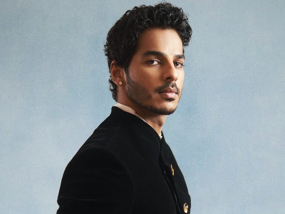 Ishaan Khatter Clarifies Religion | Fan Asks About Faith; Replies With Meme