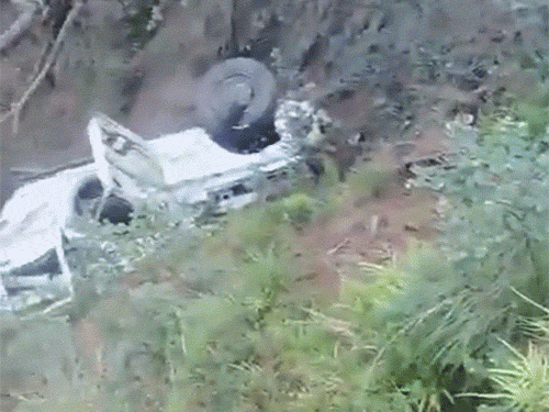 हिमाचल में खाई में गिरी बोलेरो गाड़ी, 7 की मौत:मृतकों में एक ही परिवार के 6 लोग शामिल; मुंडन संस्कार से लौटते वक्त हादसा