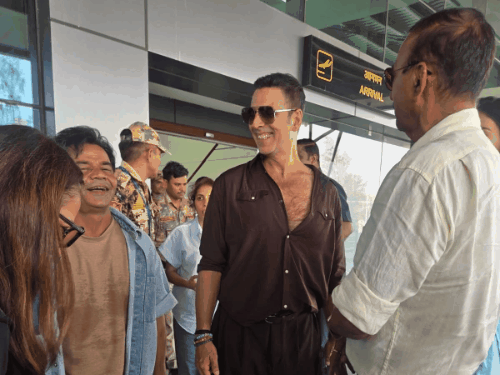 दिशा पाटनी ने अक्षय के लिए घर से खाना मंगाया:पिता बरेली एयरपोर्ट लेकर पहुंचे; राजपाल के साथ खाया, बोले- मजा आ गया