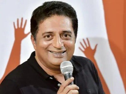 वोटर आईडी विवाद में घिरे प्रकाश राज, कोर्ट ने जारी किया गैर-जमानती वारंट। - Dainik Bhaskar