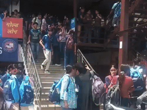 Agra coaching center Short circuit Panic ensued inside the supermarket
