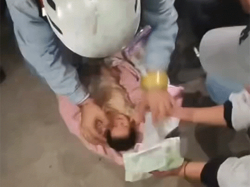 वेनेजुएला में गुरुवार को 7.2 और 7.5 तीव्रता के दो भूकंपों से तबाही मच गई। अबतक 920 लोगों की मौत हो चुकी है। - Dainik Bhaskar