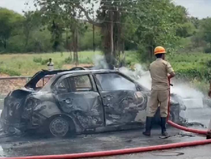 कर्नाटक में कार में धमाका हुआ। धमाके का कारण अभी अज्ञात है। - Dainik Bhaskar