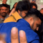 फिल्ममेकर की बेटी के रिसेप्शन में पहुंचे पवन कल्याण:फोटोग्राफर्स को टोका, मंच पर भीड़ लगने से परेशान दिखे गेस्ट, सिक्योरिटी को करना पड़ा जद्दोजहद | ACTPnews