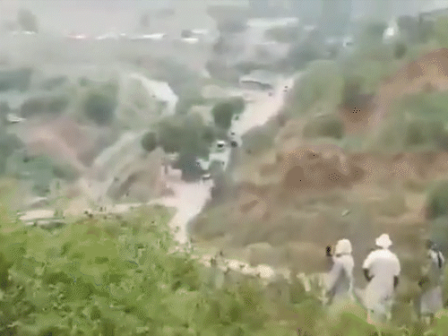 PoK में पाकिस्तानी फोर्स ने लोगों पर गोलियां चलाईं:पाकिस्तान सरकार के खिलाफ 40 हजार प्रदर्शनकारी जुटे थे; कई लोग घायल | ACTPnews