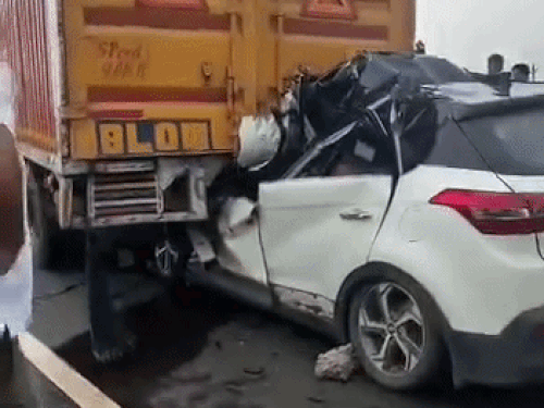 मोहाली- 110 की रफ्तार से कैंटर में घुसी कार:नवविवाहित दंपती और एडवोकेट की मौत; हरियाणा से हिमाचल लौट रहे थे | ACTPnews