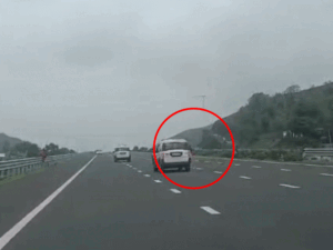Nitin Gadkari Convoy Faces Villagers on 8-Lane | ACTPnews