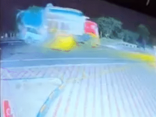 तेज रफ्तार स्कॉर्पियो डंपर में घुसी, 5 की मौत, VIDEO:जोधपुर में मंदिर से दर्शन कर घर लौट रहे थे, गाड़ी के अंदर बुरी तरह फंसे शव | ACTPnews