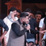 पंजाबी सिंगर खान साब भड़के, बोले- डंडों से ही मानोगे:बापू लाल बादशाह मेले में पहुंचे, खड़े होकर हूटिंग पर गाना रोका, कहा- हार्टअटैक हो जाएगा | ACTPnews