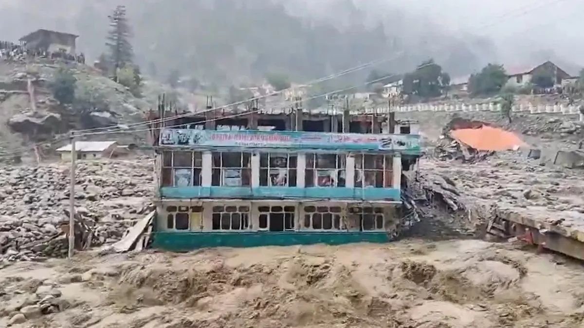 अफगानिस्तान में अचानक आई बाढ़ में 20 की मौत, 100 से ज्यादा लोग लापता; रेस्क्यू ऑपरेशन जारी