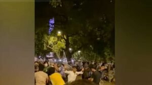 जंतर मंतर के पास फिर शुरू हुआ हंगामा, प्रदर्शनकारियों की आड़ में गुंडों ने पुलिस पर किया अटैक, ACP घायल | ACTPnews
