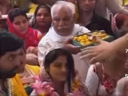वृंदावन में VIP ट्रीटमेंट के आरोपों पर भड़कीं दीपिका सिंह:इन्फ्लुएंसर से बोलीं- व्यूज के लिए भक्तों की भावनाओं से खिलवाड़ न करें
