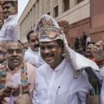 धर्मेंद्र प्रधान इस्तीफा देने के बाद पहली बार संसद पहुंचे, NDA के सांसदों ने किया जोरदार स्वागत, पहनाया पाग | ACTPnews