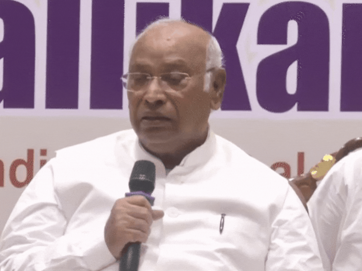 कांग्रेस अध्यक्ष मल्लिकार्जुन खड़गे के खिलाफ वारंट जारी:PFI से की बजरंग दल की तुलना, कहा- प्रतिबंध लगा देंगे; अब संगरूर कोर्ट में होंगे पेश