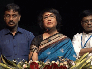 तसलीमा नसरीन के कार्यक्रम में हंगामा:कवि जॉय गोस्वामी को मंच पर बुलाने पर भड़के लोग, भाषण कुछ देर के लिए रुका | ACTPnews