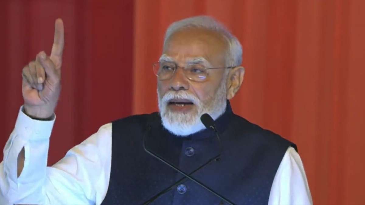 पीएम मोदी ने आंध्र प्रदेश को 17,900 करोड़ के प्रोजेक्ट की दी सौगात, भोगपुरम में एयरपोर्ट का किया उद्घाटन