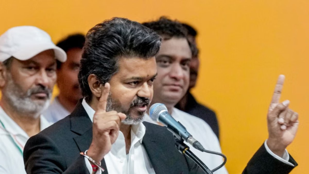 'सोने का सिक्का और रेशमी साड़ी, Gen-Z छात्रों को बांटी जाएंगी आधुनिक साइकिलें', तमिलनाडु सरकार का बजट में बड़ा ऐलान