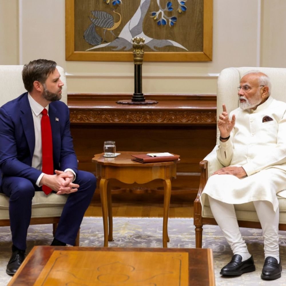 पीएम मोदी ने अमेरिकी उप-राष्ट्रपति से फोन पर बात की:भारत-अमेरिका साझेदारी मजबूत करने पर चर्चा; वेंस को बेटे के जन्म पर बधाई दी