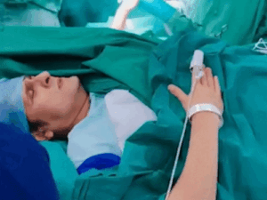 सर्जरी के दौरान सोनू निगम ने गाना गाया:हॉस्पिटल बेड से शेयर किया वीडियो, श्रेया घोषाल ने की जल्द रिकवरी की कामना | ACTPnews