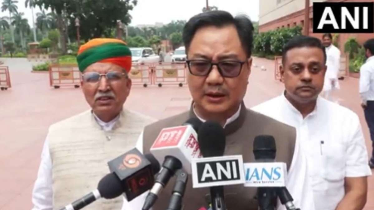 छात्र आंदोलन पर संसद में होगी चर्चा, सरकार तैयार, रिजिजू बोले-'विपक्ष को सुनना होगा, गृह मंत्री देंगे जवाब'