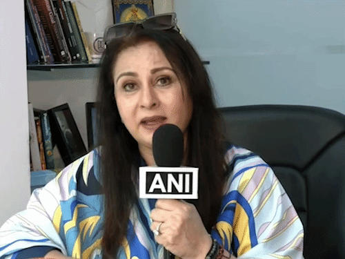 पूनम ढिल्लों मई 2024 से CINTAA की अध्यक्ष हैं।  उन्हें साल 2024 से 2027 तक के कार्यकाल के लिए अध्यक्ष चुना गया है। - Dainik Bhaskar