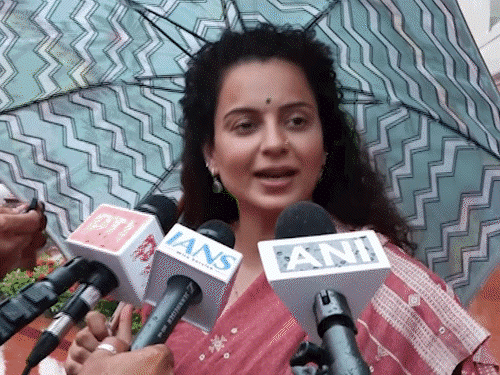 कंगना रनोट ने नसीरुद्दीन शाह को लोमड़ी कहा:बोलीं- वे देश का खाकर पड़ोसी के लिए लड़ते हैं; पीयूष मिश्रा के बयान का समर्थन किया