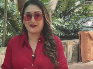 'बेटी की उम्र की लड़की के साथ घूम रहा है':गोविंदा पर भड़कीं पत्नी सुनीता आहूजा; बोलीं- शर्म आनी चाहिए, शुगर डैडी बन गया | ACTPnews