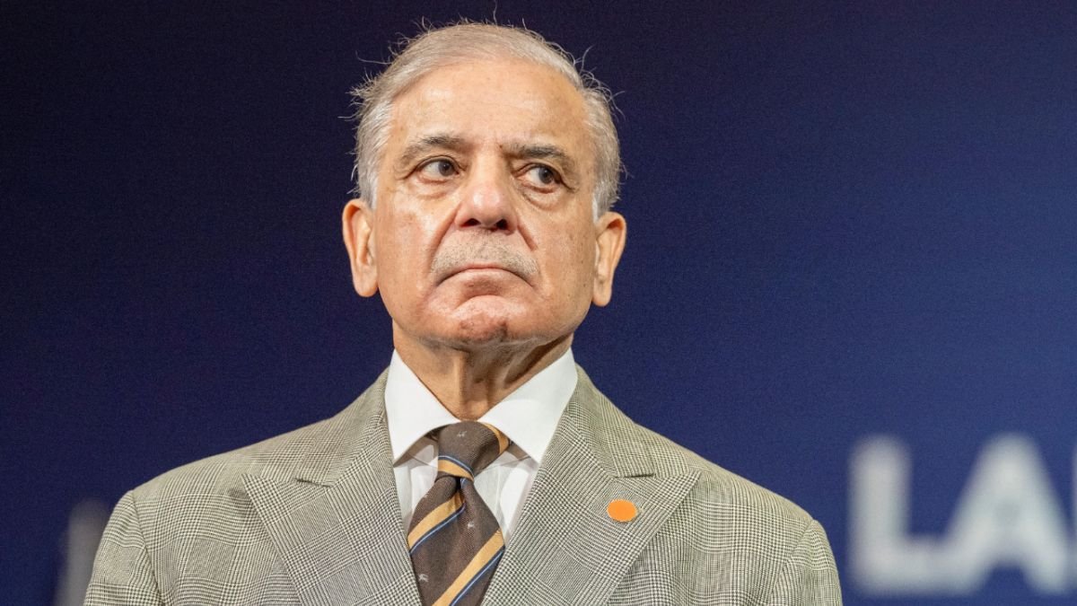 गुलामी की मानसिकता से नहीं निकल पा रहा पाकिस्तान, आजादी के जश्न में भी शहबाज ने कर दी ट्रंप की तारीफ