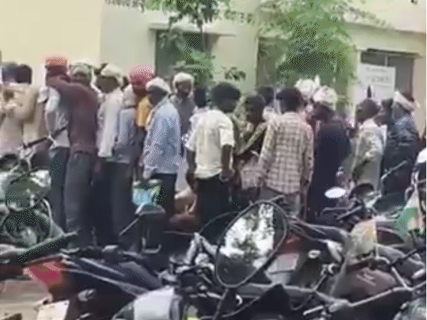 MP सरकार ने खाद की बिक्री पर लगाई रोक:स्टॉक मिलान के नाम पर फैसला; 82 लाख किसानों की बढ़ी टेंशन, कालाबाजारी का भी खतरा