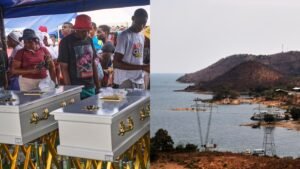 जिम्बाब्वे में फेरी पलटने से 72 लोगों की मौत, इनमें 18 बच्चे भी शामिल, 90 की जगह 153 लोगों को ले जा रही थी नाव | ACTPnews